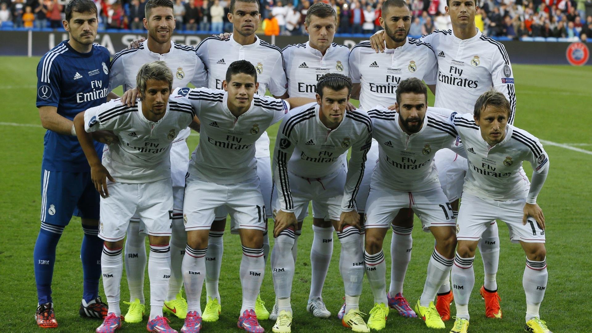 欧冠淘汰赛之夜，皮克完成里程碑