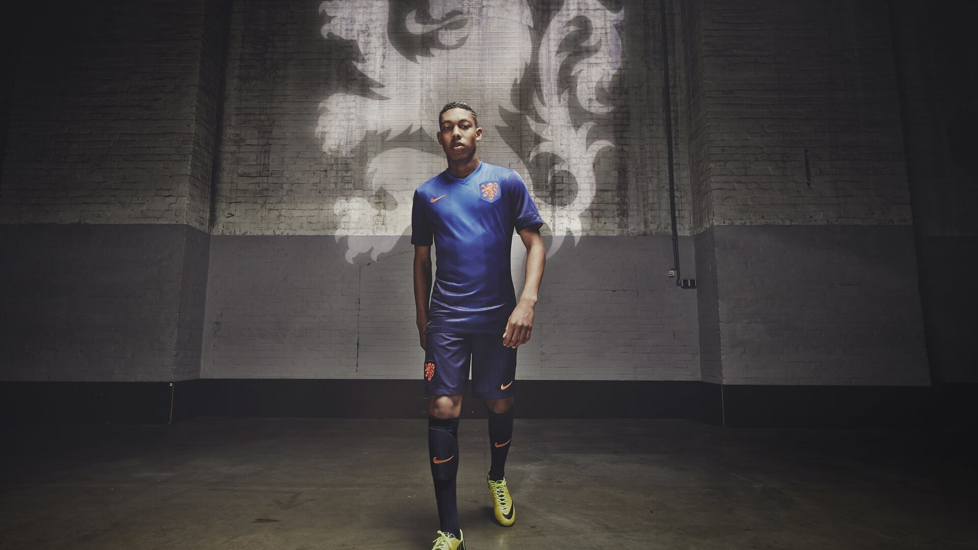 逆转的引擎，维斯塔潘如何扛起雷诺车队超越索伯