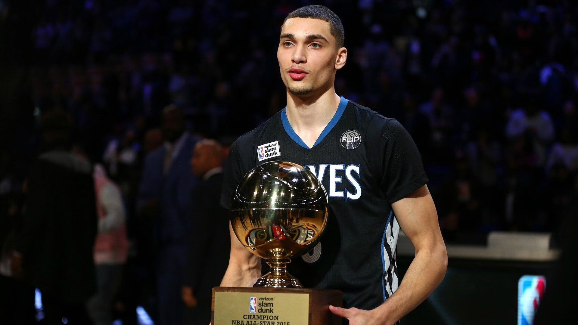 深圳队险胜独行侠,西亚卡姆关键制胜